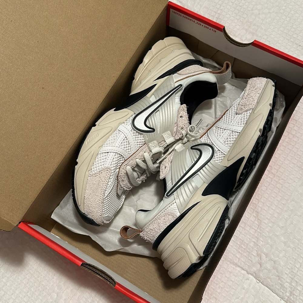 NEW Nike V2K Run Cream and Black Sneakers